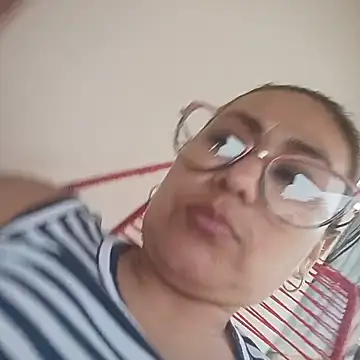 Snapshot of acuarela chatting on April 21, 2026, 8:37 pm acuarela online show from April 21, 2026, 8:37 pm
