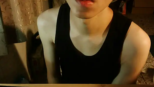 Snapshot of KYU890428 chatting on November 8, 2025, 5:27 pm KYU890428 online show from November 8, 2025, 5:27 pm