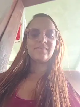 Snapshot of AliceRuivinha2 chatting on June 18, 2026, 3:50 pm AliceRuivinha2 online show from June 18, 2026, 3:50 pm