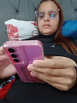 Snapshot of AliceRuivinha2 chatting on July 12, 2026, 9:59 pm AliceRuivinha2 online show from July 12, 2026, 9:59 pm
