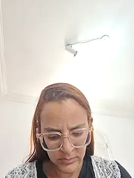 Snapshot of AliceRuivinha2 chatting on July 5, 2026, 2:35 pm AliceRuivinha2 online show from July 5, 2026, 2:35 pm