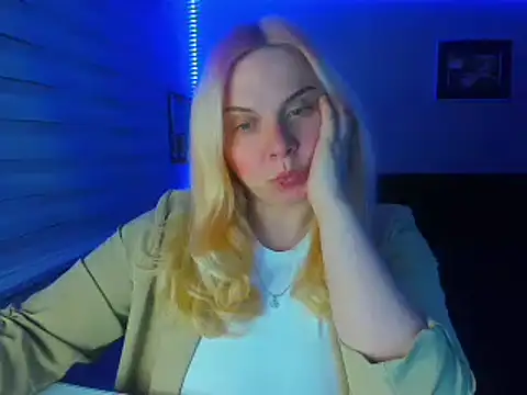 HappyIva online show from December 22, 2025, 3:45 pm