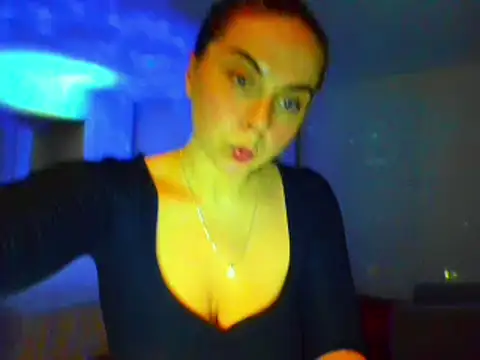 Snapshot of HappyIva chatting on February 4, 2025, 12:11 pm HappyIva online show from February 4, 2025, 12:11 pm