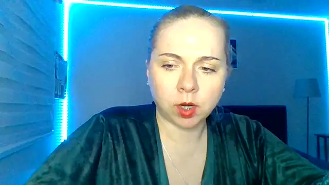 Snapshot of HappyIva chatting on November 23, 2025, 6:45 am HappyIva online show from November 23, 2025, 6:45 am