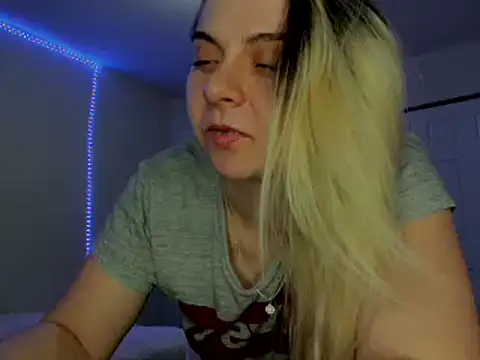 Snapshot of HappyIva chatting on February 27, 2025, 12:56 pm HappyIva online show from February 27, 2025, 12:56 pm