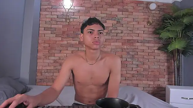 Snapshot of adam_piarse01 chatting on November 25, 2025, 7:41 am adam piarse01 online show from November 25, 2025, 7:41 am