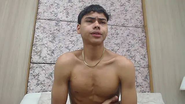 Snapshot of adam_piarse01 chatting on February 25, 2026, 5:18 am adam piarse01 online show from February 25, 2026, 5:18 am