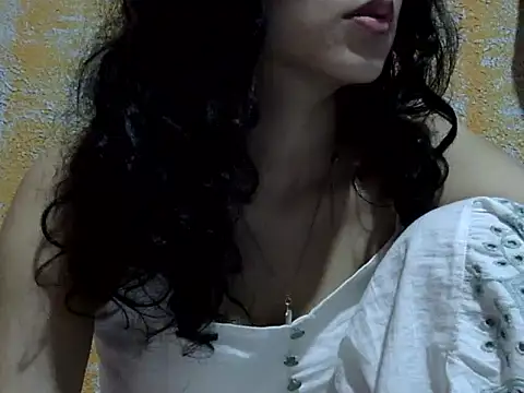 Horny honey69 online show from September 27, 2025, 4:24 pm
