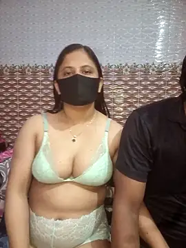 Snapshot of Hot_Nila chatting on July 19, 2026, 2:42 am Hot Nila online show from July 19, 2026, 2:42 am