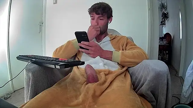 onesieboyx online show from September 12, 2025, 9:20 am