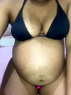 Snapshot of Mariaapimentinha chatting on December 16, 2025, 12:04 am Mariaapimentinha online show from December 16, 2025, 12:04 am