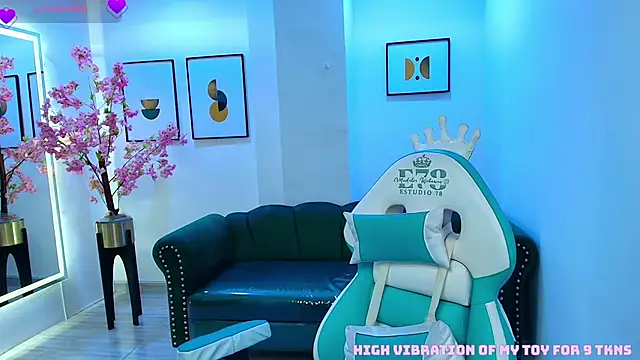 Snapshot of Arianna_sweeet chatting on October 10, 2025, 3:40 am Arianna sweeet online show from October 10, 2025, 3:40 am