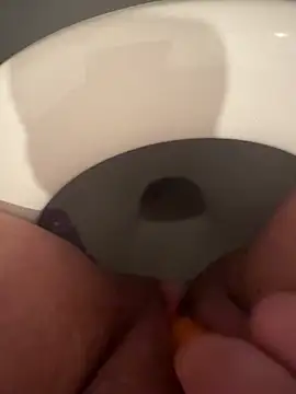 bigfatpussy28 online show from May 6, 2026, 8:02 pm