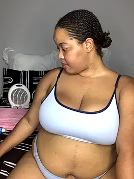 sexytinashe21 online show from December 15, 2025, 7:41 pm