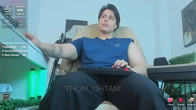 Snapshot of Thom_Ohtani chatting on June 25, 2026, 5:12 am Thom Ohtani online show from June 25, 2026, 5:12 am
