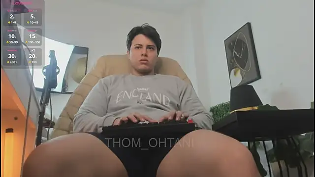Snapshot of Thom_Ohtani chatting on May 26, 2026, 1:26 am Thom Ohtani online show from May 26, 2026, 1:26 am