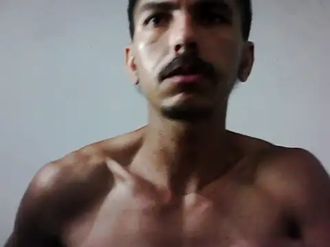 MagrinhoSaradoo online show from November 27, 2025, 12:22 am