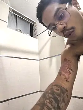 Snapshot of THEGOATHL chatting on December 15, 2025, 2:28 am THEGOATHL online show from December 15, 2025, 2:28 am