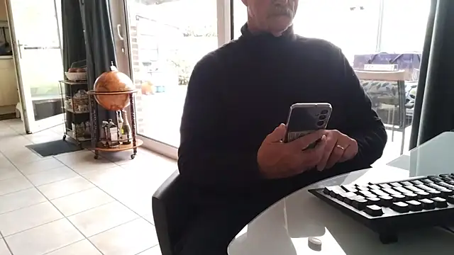 pantyrafke online show from September 30, 2025, 1:17 pm