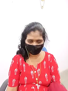 Snapshot of Lucky-Deepthi chatting on February 19, 2025, 12:35 am Lucky-Deepthi online show from February 19, 2025, 12:35 am