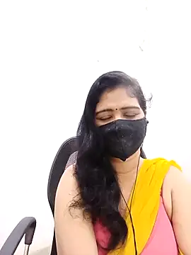 Snapshot of Lucky-Deepthi chatting on April 19, 2026, 1:06 am Lucky-Deepthi online show from April 19, 2026, 1:06 am