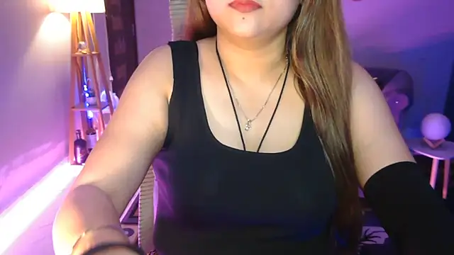 Snapshot of Mitikaa chatting on June 13, 2026, 2:26 pm Mitikaa online show from June 13, 2026, 2:26 pm