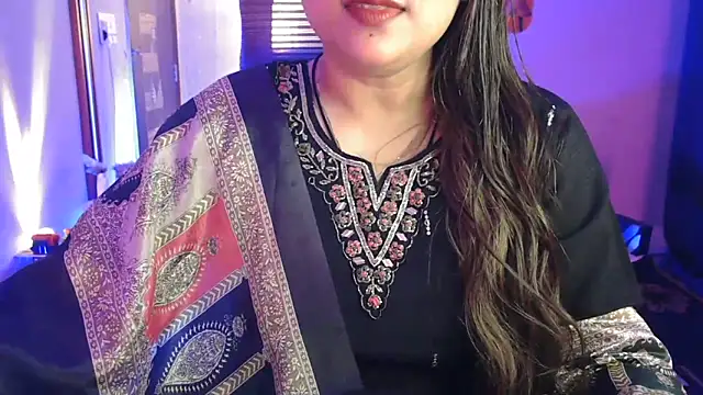 Snapshot of Mitikaa chatting on March 15, 2026, 1:07 pm Mitikaa online show from March 15, 2026, 1:07 pm