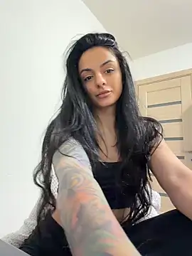 Snapshot of NNNoire chatting on May 13, 2026, 12:45 pm NNNoire online show from May 13, 2026, 12:45 pm