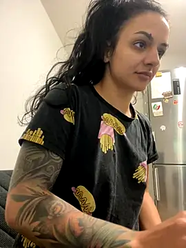 NNNoire online show from October 16, 2025, 10:12 am