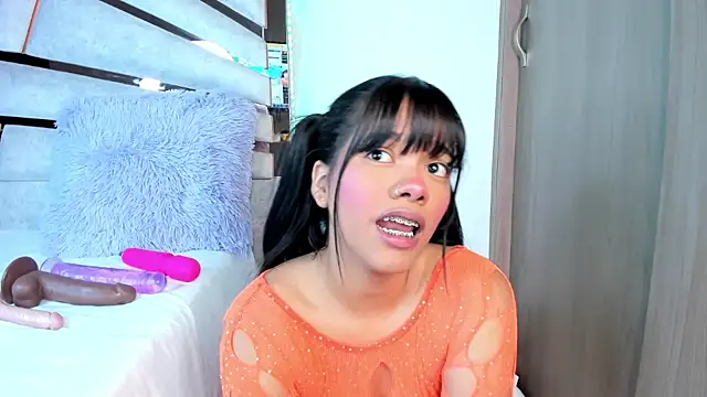 Snapshot of ssofijohnsonx chatting on February 9, 2025, 6:58 pm ssofijohnsonx online show from February 9, 2025, 6:58 pm