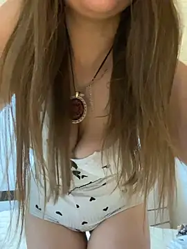 mewKate online show from May 5, 2026, 8:12 pm
