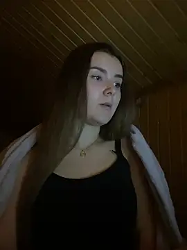 mewKate online show from February 11, 2025, 4:02 pm