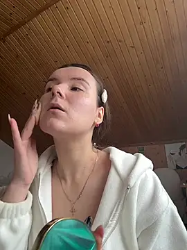 mewKate online show from February 7, 2026, 12:35 pm