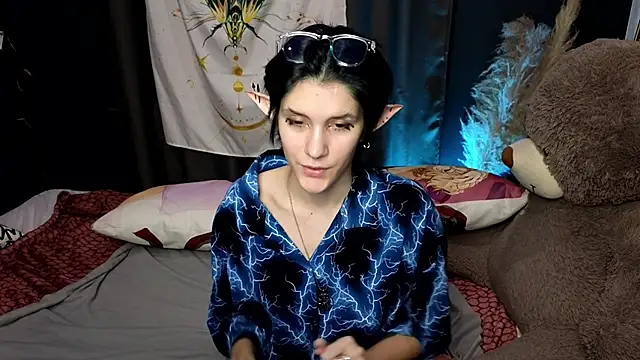 Snapshot of Hyeon_Jin chatting on January 14, 2025, 12:00 am Hyeon Jin online show from January 14, 2025, 12:00 am