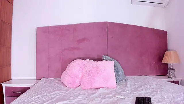 Bonnie 30  online show from January 28, 2025, 7:53 pm