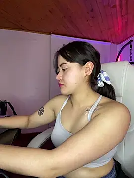 Camila pinkk online show from May 5, 2026, 1:36 pm