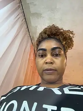 Snapshot of Aliana_Ross chatting on November 20, 2025, 12:28 pm Aliana Ross online show from November 20, 2025, 12:28 pm