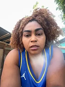 Snapshot of Aliana_Ross chatting on November 21, 2025, 2:16 pm Aliana Ross online show from November 21, 2025, 2:16 pm