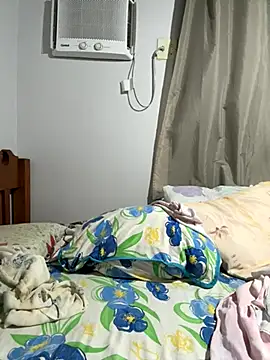 LuizaDiaz online show from October 28, 2025, 9:47 pm