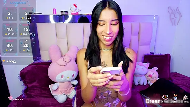 Snapshot of Silver_Rosex chatting on November 7, 2025, 5:12 am Silver Rosex online show from November 7, 2025, 5:12 am