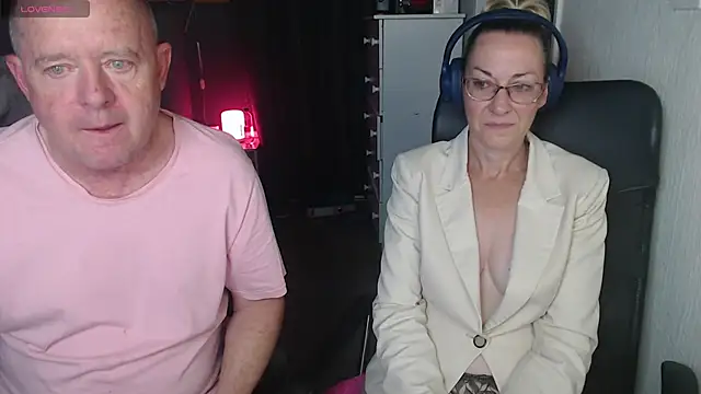 Snapshot of boeslaboes1 chatting on December 14, 2025, 2:29 am boeslaboes1 online show from December 14, 2025, 2:29 am