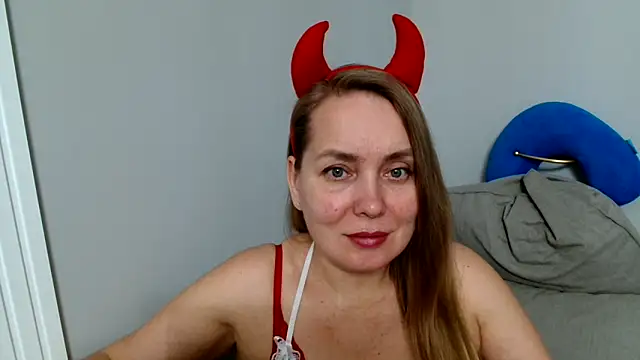 Lolawhite8 online show from March 18, 2025, 8:16 pm