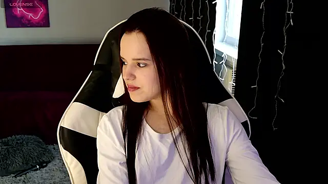 Harleen Moore online show from May 11, 2026, 5:09 am