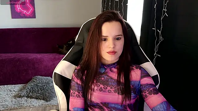 Harleen Moore online show from May 12, 2026, 4:53 am