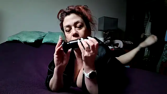 sweetinside  online show from February 10, 2025, 2:05 pm