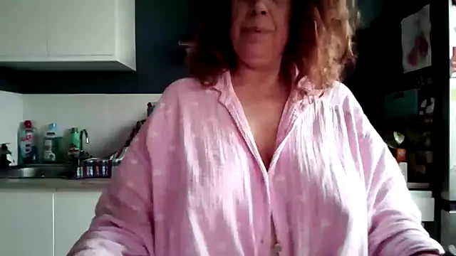 Snapshot of sweetinside_ chatting on December 20, 2025, 9:34 am sweetinside online show from December 20, 2025, 9:34 am