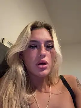 Snapshot of PrettyPrincess69x chatting on March 13, 2025, 11:30 am PrettyPrincess69x online show from March 13, 2025, 11:30 am