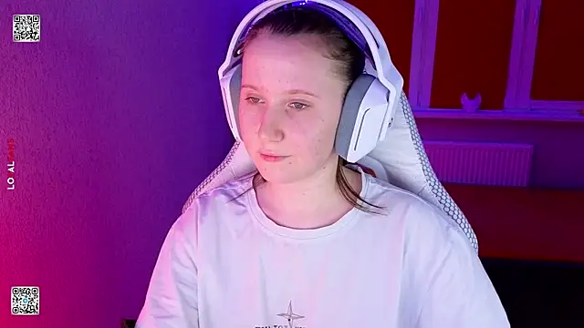 mon lola online show from March 13, 2026, 5:07 pm