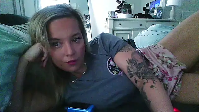 JennaLynn785 online show from September 28, 2025, 4:47 pm