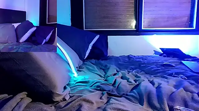 EmilyZoy online show from February 2, 2025, 7:25 pm